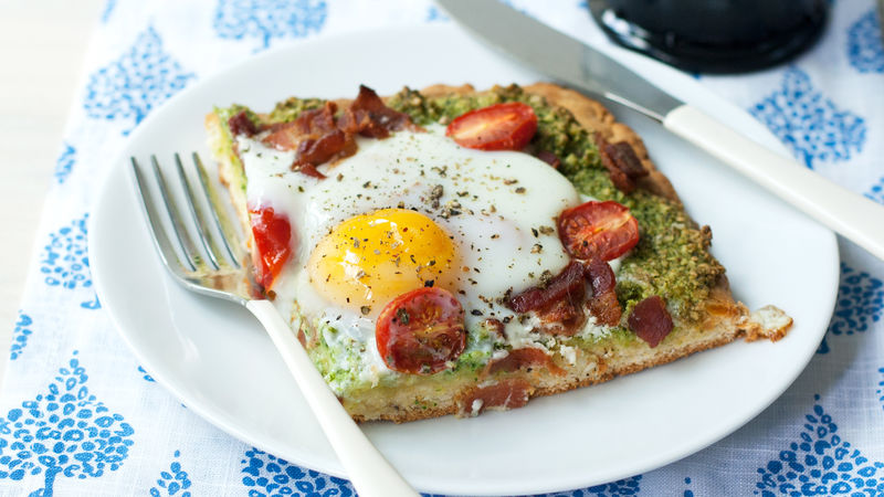 BLT Breakfast Pizza