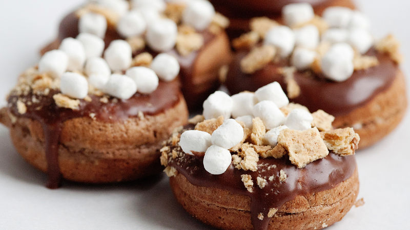 Baked S’mores Doughnuts with Chocolate Glaze