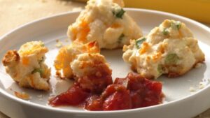 Cheddar and Green Onion Biscuit Poppers